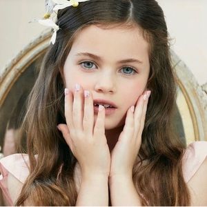 NIB LOVESHACKFANCY MINI PRESS ON MANICURE LIMITED EDITION  Sunkissed Pea…